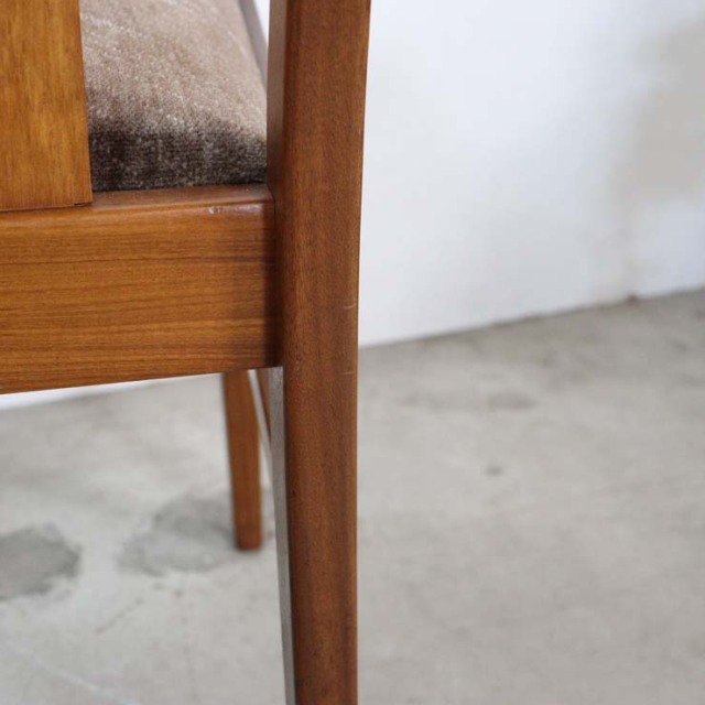 木製のヴィンテージダイニングチェア、茶色、座面はウール、022024c