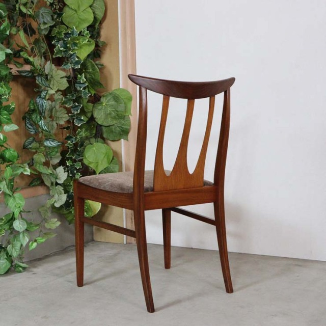 木製のヴィンテージダイニングチェア、茶色、座面はウール、022024c