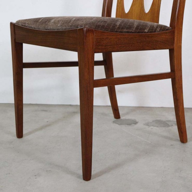 木製のヴィンテージダイニングチェア、茶色、座面はウール、022024d