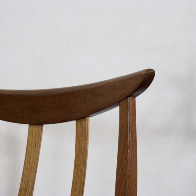 木製のヴィンテージダイニングチェア、茶色、座面はウール、022024d