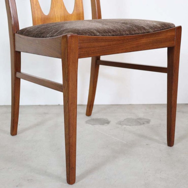 木製のヴィンテージダイニングチェア、茶色、座面はウール、022024d