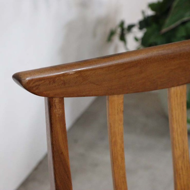 木製のヴィンテージダイニングチェア、茶色、座面はウール、022024d