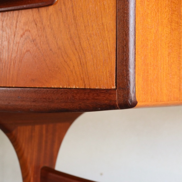 ジープランG-PLANのデスク