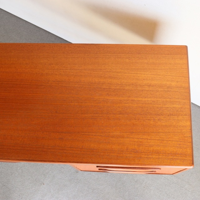 ジープランG-PLANのデスク