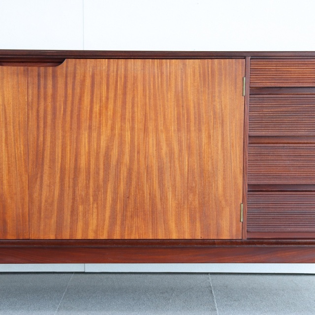 リチャードホーンビーRICHARD HORNBYのサイドボード