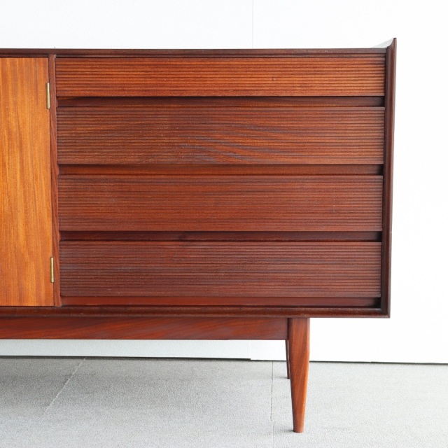 リチャードホーンビーRICHARD HORNBYのサイドボード