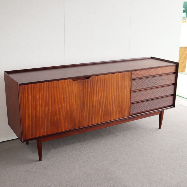 リチャードホーンビーRICHARD HORNBYのサイドボード