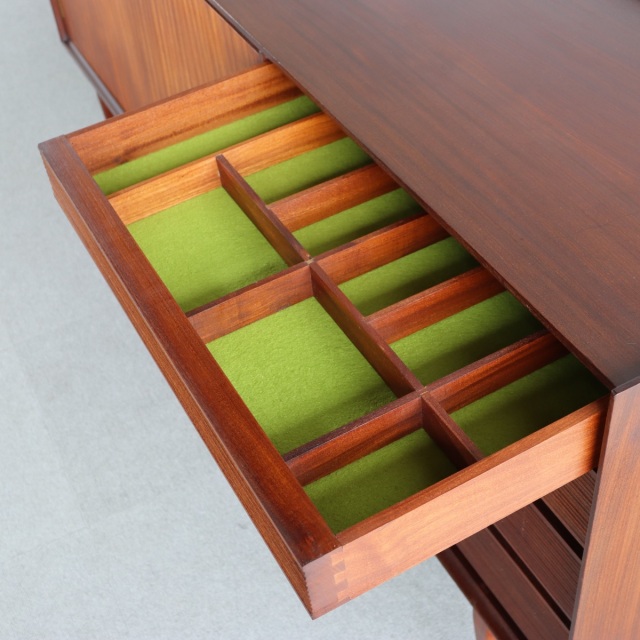 リチャードホーンビーRICHARD HORNBYのサイドボード