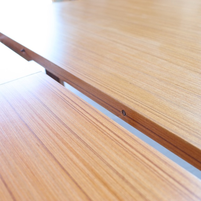 ラウンドダイニングテーブル| 英国ヴィンテージ家具 | 【ミーハーな