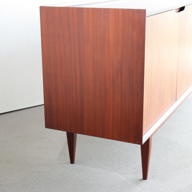 リチャードホーンビーRICHARD HORNBYのサイドボード