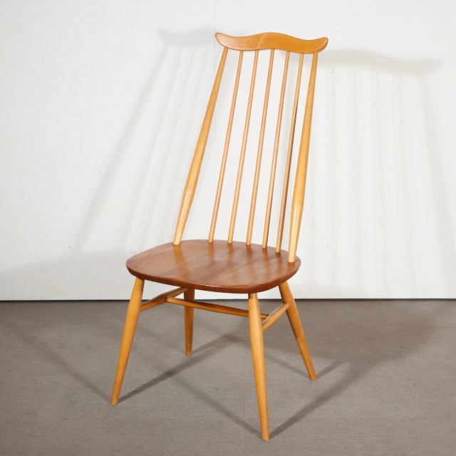 アーコールERCOLダイニングチェア。 木目の流れが美しい北欧ヴィンテージ。上質な佇まい。