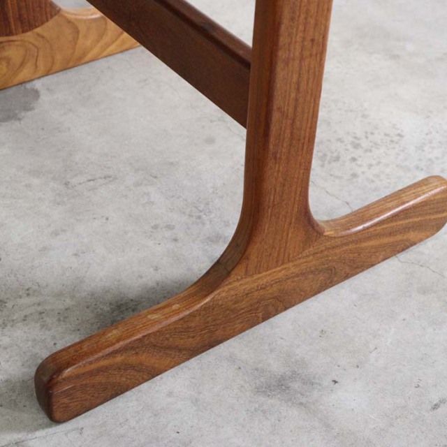 天板がタイルの木製ヴィンテージコーヒーテーブル　23110