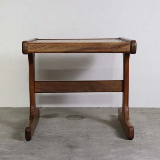 天板がタイルの木製ヴィンテージコーヒーテーブル　23110