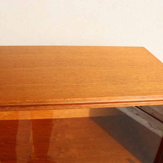 一芸入社。 ビーバーアンドタプレイBEAVER & TAPLEYのブックケース