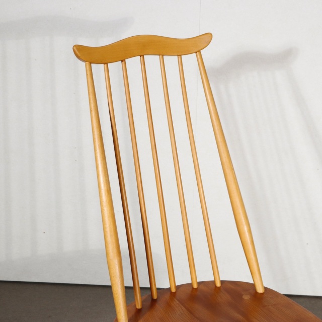 アーコールERCOLダイニングチェア。 木目の流れが美しい北欧ヴィンテージ。上質な佇まい。