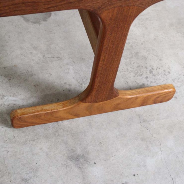 天板がタイルの木製ヴィンテージコーヒーテーブル　23110