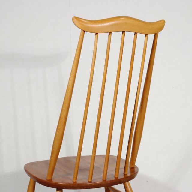 アーコールERCOLダイニングチェア。 木目の流れが美しい北欧ヴィンテージ。上質な佇まい。