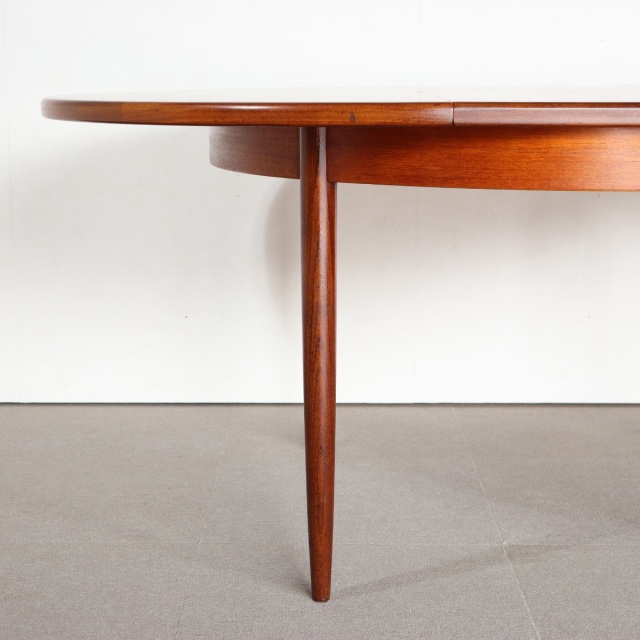 G-PLAN(ジープラン)ラウンドダイニングテーブル| ヴィンテージ家具