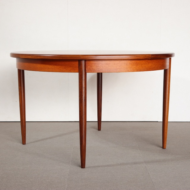 G-PLAN(ジープラン)ラウンドダイニングテーブル| ヴィンテージ家具