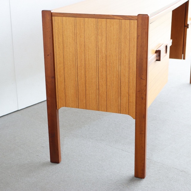 ネイサンNathanのデスク