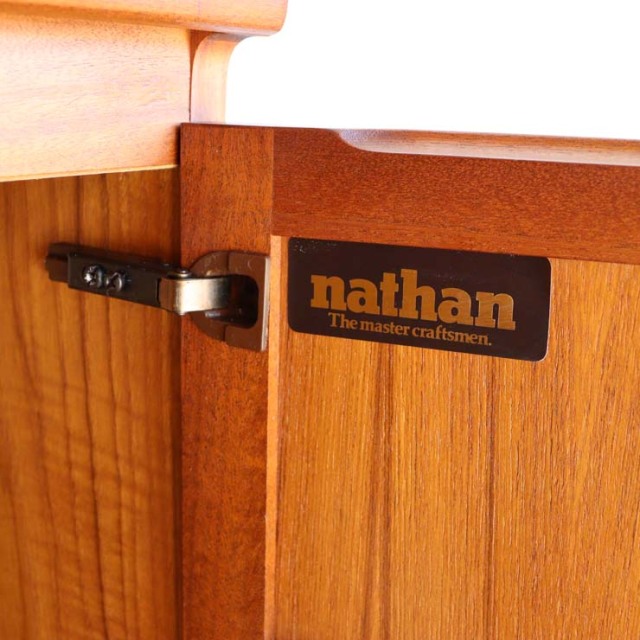 ネイサンNATHANのカップボード