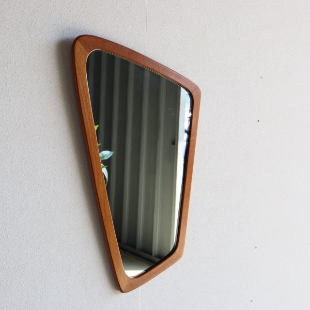 英国ヴィンテージのチークミラー