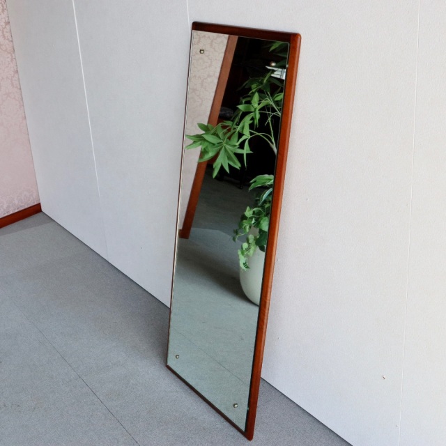 英国ヴィンテージのチークミラー