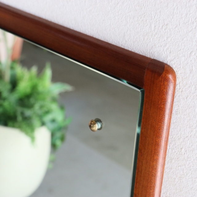 英国ヴィンテージのチークミラー