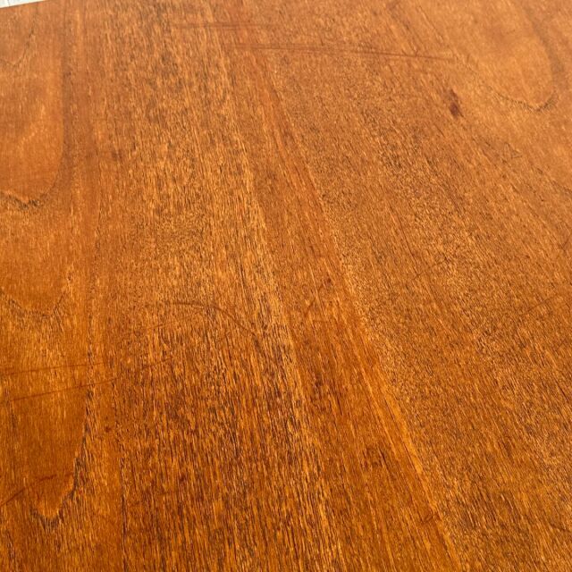 ヤンガーYOUNGERのヴィンテージダイニングテーブル。ミッドセンチュリーモダンスタイル。