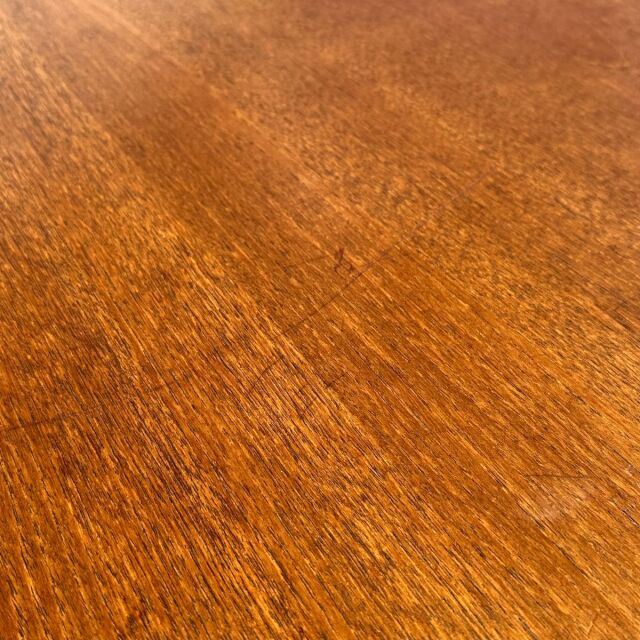 ヤンガーYOUNGERのヴィンテージダイニングテーブル。ミッドセンチュリーモダンスタイル。