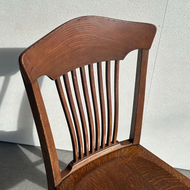 1920年代のアンティークチェア