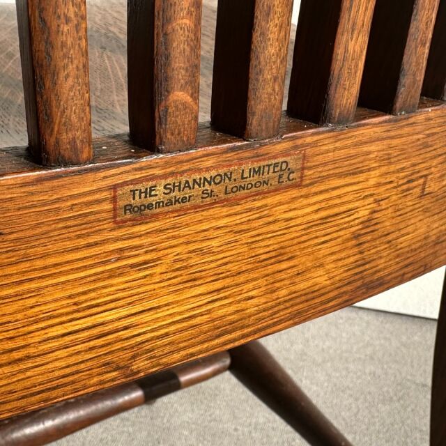 1920年代のアンティークチェア