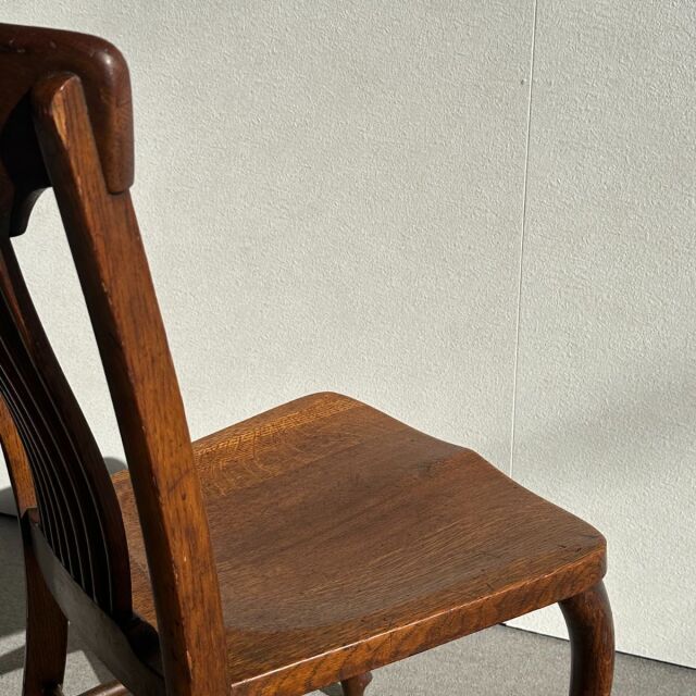 1920年代のアンティークチェア