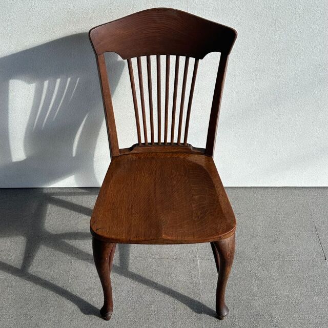 1920年代のアンティークチェア
