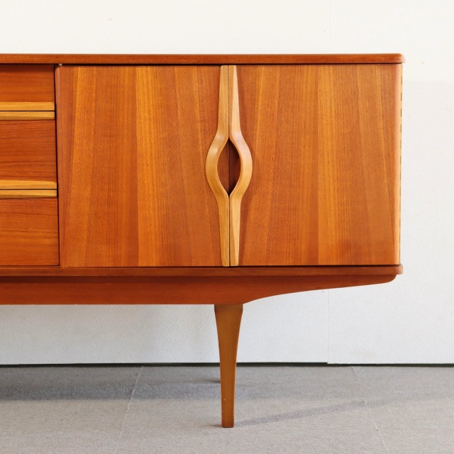 北欧ヴィンテージ　チーク　STONEHILL/ストーンヒル　サイドボード STONEHILL(ストーンヒル) / VINTAGE SIDEBOARD ヴィンテージ