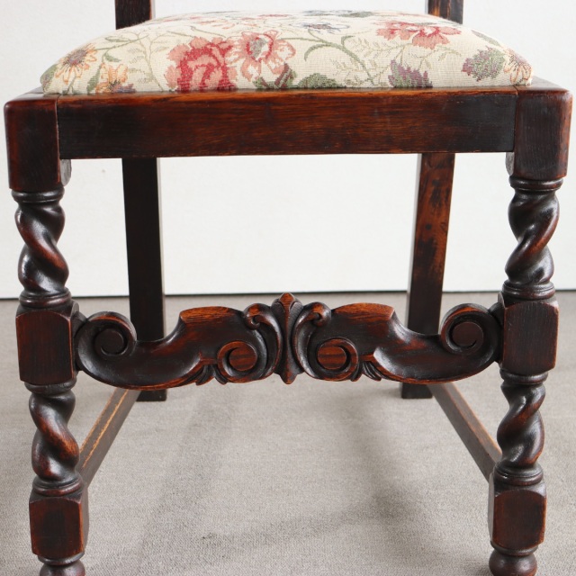 英国ヴィンテージのオーク材の籐製背もたれチェア