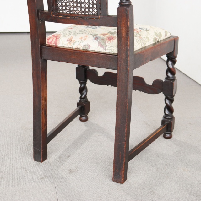 英国ヴィンテージのオーク材の籐製背もたれチェア