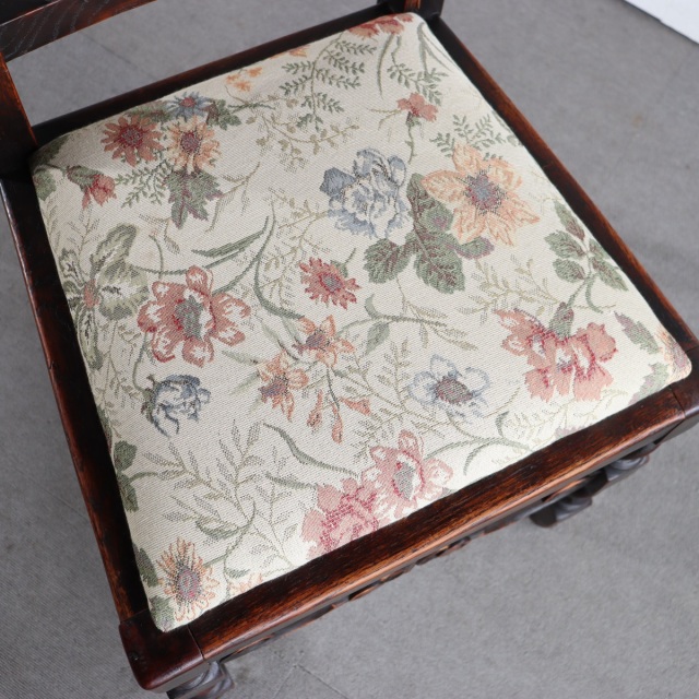 英国ヴィンテージのオーク材の籐製背もたれチェア