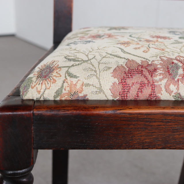 英国ヴィンテージのオーク材の籐製背もたれチェア