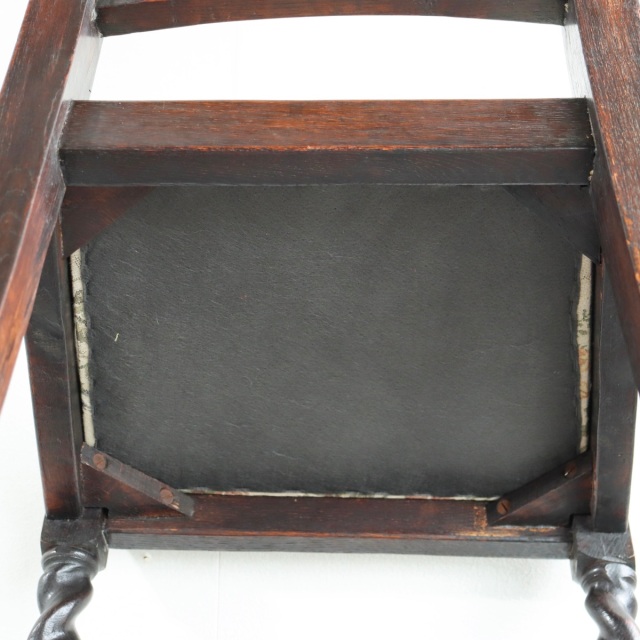 英国ヴィンテージのオーク材の籐製背もたれチェア