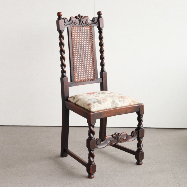 英国ヴィンテージのオーク材の籐製背もたれチェア