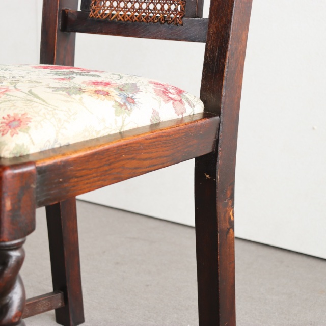 英国ヴィンテージのオーク材の籐製背もたれチェア