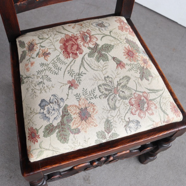 英国ヴィンテージのオーク材の籐製背もたれチェア