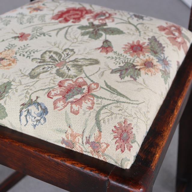 英国ヴィンテージのオーク材の籐製背もたれチェア