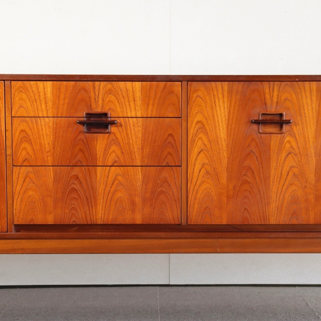 送料込み！ 【みかん】 ネイサンNATHAN製Corinthianシリーズ サイドボード