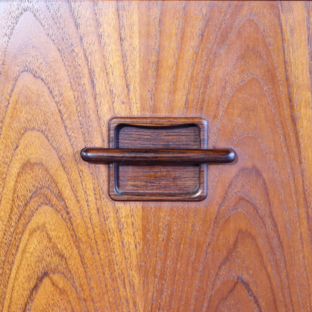 ネイサンNathanのサイドボード