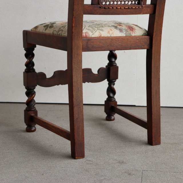 英国ヴィンテージのオーク材の籐製背もたれチェア