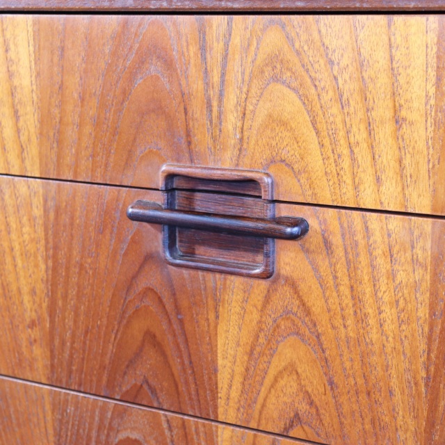 ネイサンNathanのサイドボード