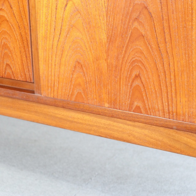 ネイサンNathanのサイドボード