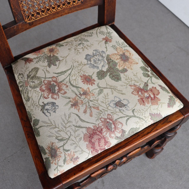 英国ヴィンテージのオーク材の籐製背もたれチェア